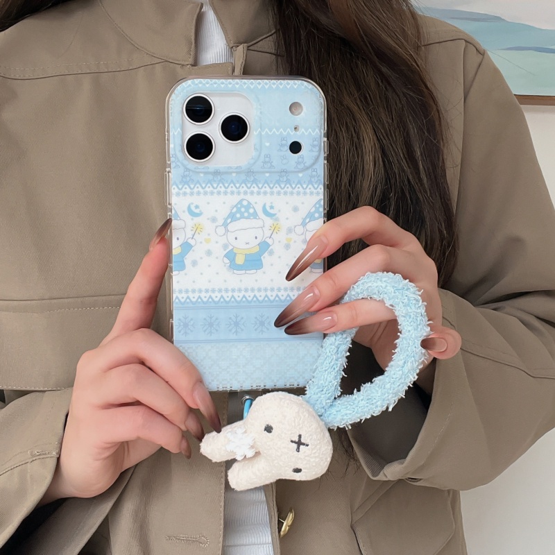Cute Cartoon Wrist Strap Silicone Case - เคสโทรศัพท์ลายมิฟฟี่น่ารัก ลายจุดฤดูหนาว สำหรับ iPhone 16 15